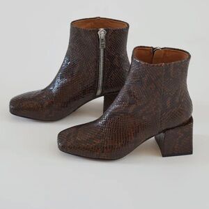 LOQ Lazarus Dark Brown Snakeskin Ankle Booties (bombon snake)